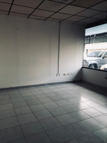Imagen 8 de 20 de Galpon En Alquiler Con 4 Cavas Cuarto 1250 Metros Valencia
