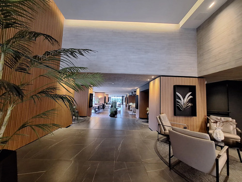 Excelente Visibilidad Amplio Local Comercial 290 Irarrazaval