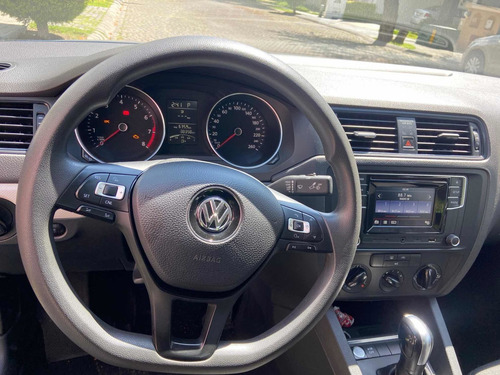 Imagen 9 de 11 de Volkswagen Jetta 2018 2.5 Comfortline Tiptronic At