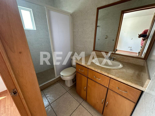Casa En Venta En Condominio Claustros De Satiago