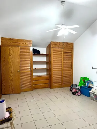 Venta De Casas En Jurica, 3 Habitaciones, De Oportunidad, Hermosa Calle.