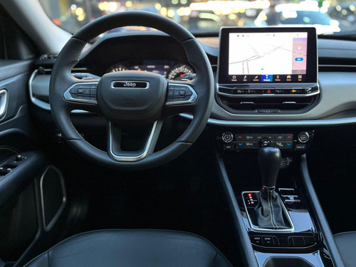 Jeep Compass LONG. T270 1.3 TB 4x2 Flex Aut.