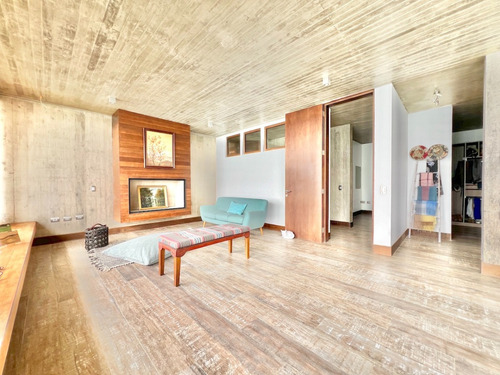 Gran Y Sólida Casa En Venta Con Privilegiada Vista, Zapallar