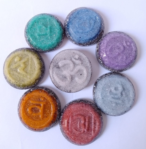 Imagen 1 de 2 de Kit 7 Chakras Orgones Símbolos Relieve + 1 De Regalo