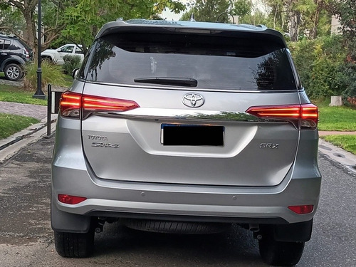 Imagen 4 de 15 de Toyota Sw4 2019 2.8 Srx 177cv 4x4 7as At