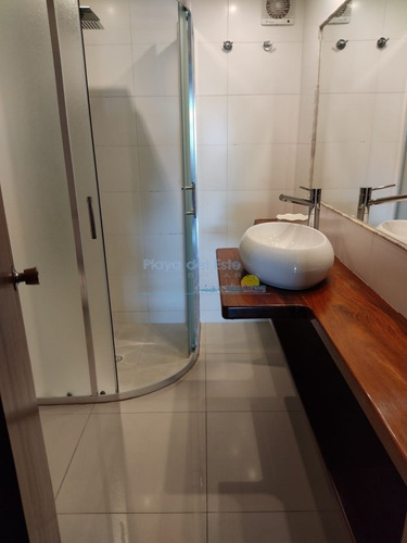Venta Apartamento 3 Dormitorios En Suite, Península, Frente Al Puerto, Punta Del Este- Ref: 11642