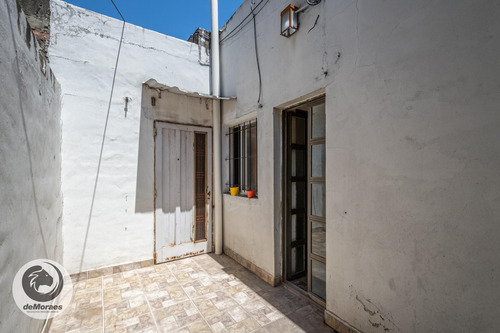 Ph En Lomas Del Mirador, 3 Ambientes, 2 Habitaciones, 1 Baño, Patio, Cuarto De Guardado