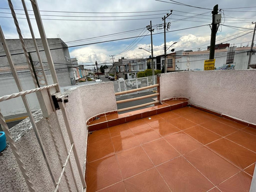 Casa En Venta En Los Héroes Tecamac