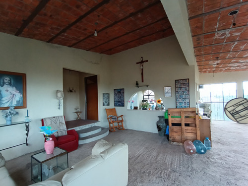 En Venta Terreno De 10,320.51 M2 Con Casa E Instalaciones Al Pie Del Cerro Del Picacho