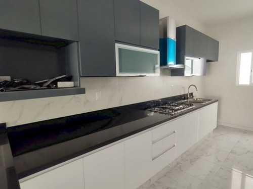 Casa Minimalista En Un Solo Nivel En Venta, En Brisas De Cuernavaca