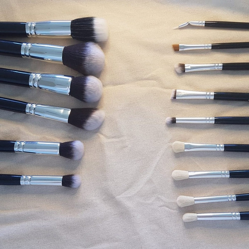 Imagen 4 de 5 de Set De Brochas Pinceles Maquillaje Profesional 15 Piezas Jmc