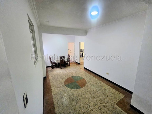 Apartamento Para Remodelar E Invertir En Chacao 25-24692 Db