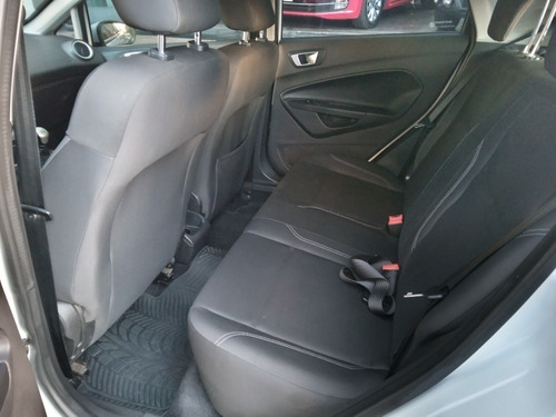 Ford Fiesta 1.6l Se Año 2015 Blanco Permuto Financio