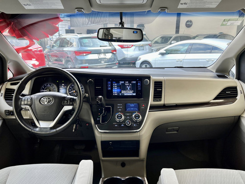 Toyota Sienna 3.5 Xle At