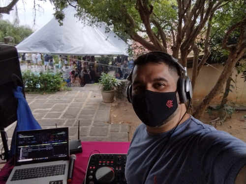 Imagem 5 de 5 de Dj Com Som E Iluminação Para Todos Os Tipos De Evento