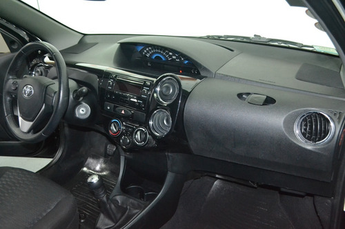 Toyota Etios 1.5 Xls 4p Mt 2015-imolaautos