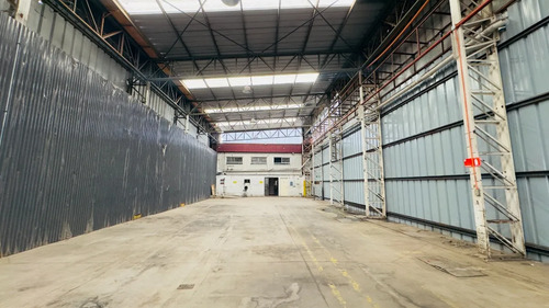 Puerta Sur Las Acacias/san Eugenio 650 M2. Uso Molesto