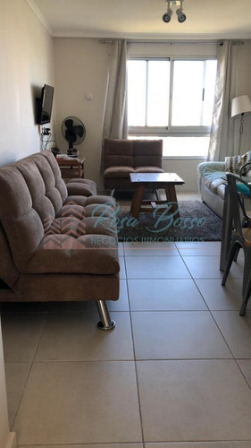 Apartamento En Brava, 1 Dormitorio Alquiler Anual- Ref: 2527