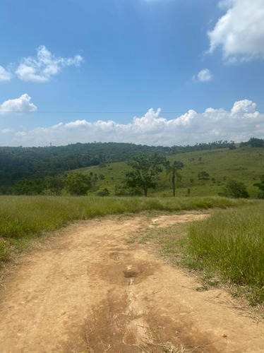 R16- No Bairro Parateí,lotes A Venda