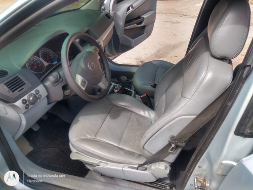 Imagem 10 de 12 de Chevrolet Vectra 2006 2.0 Elegance Flex Power 4p