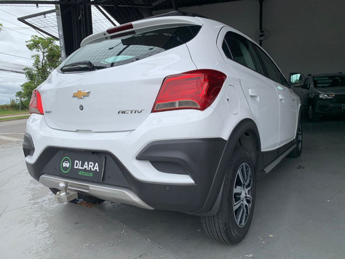 Chevrolet Onix 1.4 Activ Aut. 5p