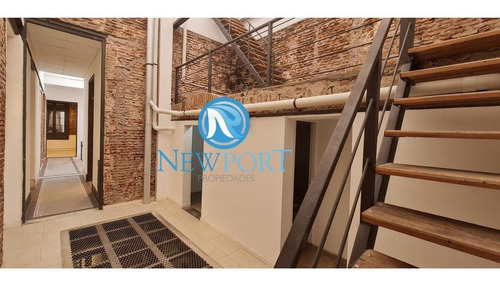 Imagen 10 de 14 de Casa Reciclada En Alquiler 9 Oficinas Independientes, 6 Baños, Sin Gastos Comunes!
