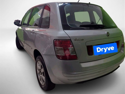 Imagem 2 de 11 de Fiat Stilo Attractive 1.8 8v Flex
