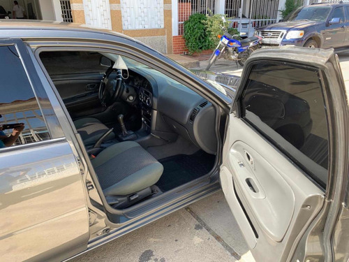 Imagen 7 de 13 de Mitsubishi Signo Full Equipo