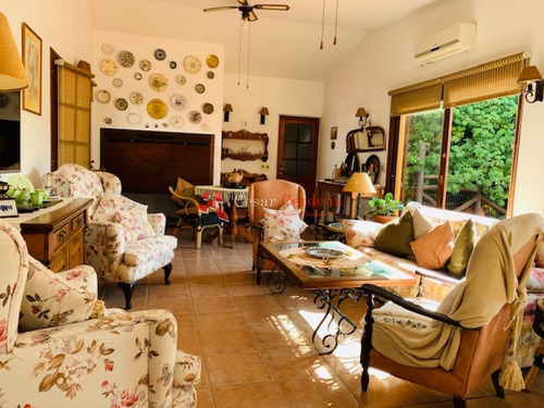 Importante Residencia A Metros Del Mar- Ref: 1435