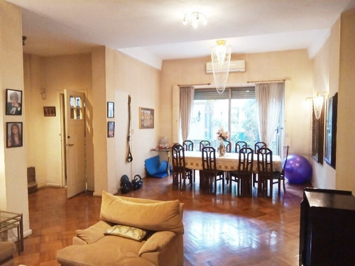 Imagen 1 de 14 de Casa De 5 Ambientes Y Cochera.