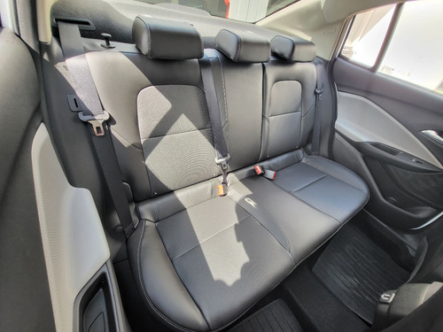 Chevrolet Onix plus 1.0 Lt