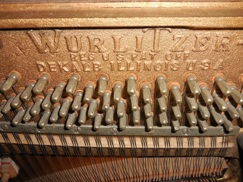 Piano Wurlitzer Con Banquillo En Excelentes Condiciones (Usado)