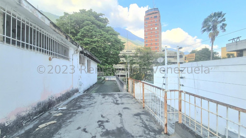 Casa 690 M2 Para Remodelar, La Castellana Katiuska Quevedo