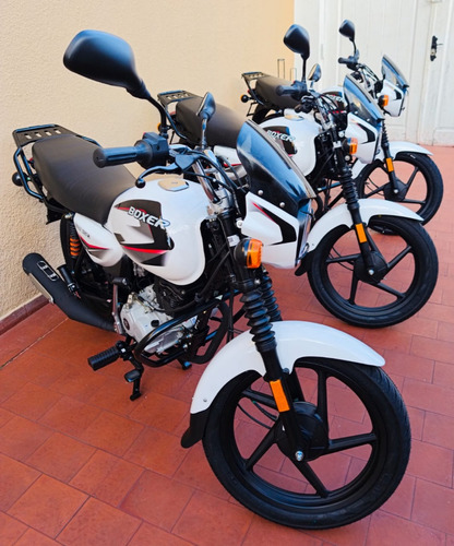 Alquiler Semanal De Motocicletas A Cargo