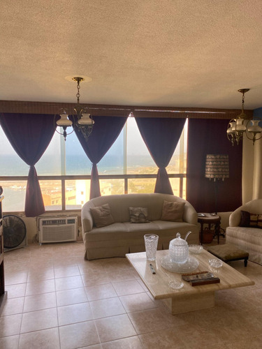 Apartamento En La Guaira De 84m2, 2 Hab, 2 Baños 1 P/e ( Acropolis) Ep