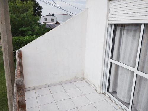 Venta De Casa Mas Dúplex En Monte Hermoso