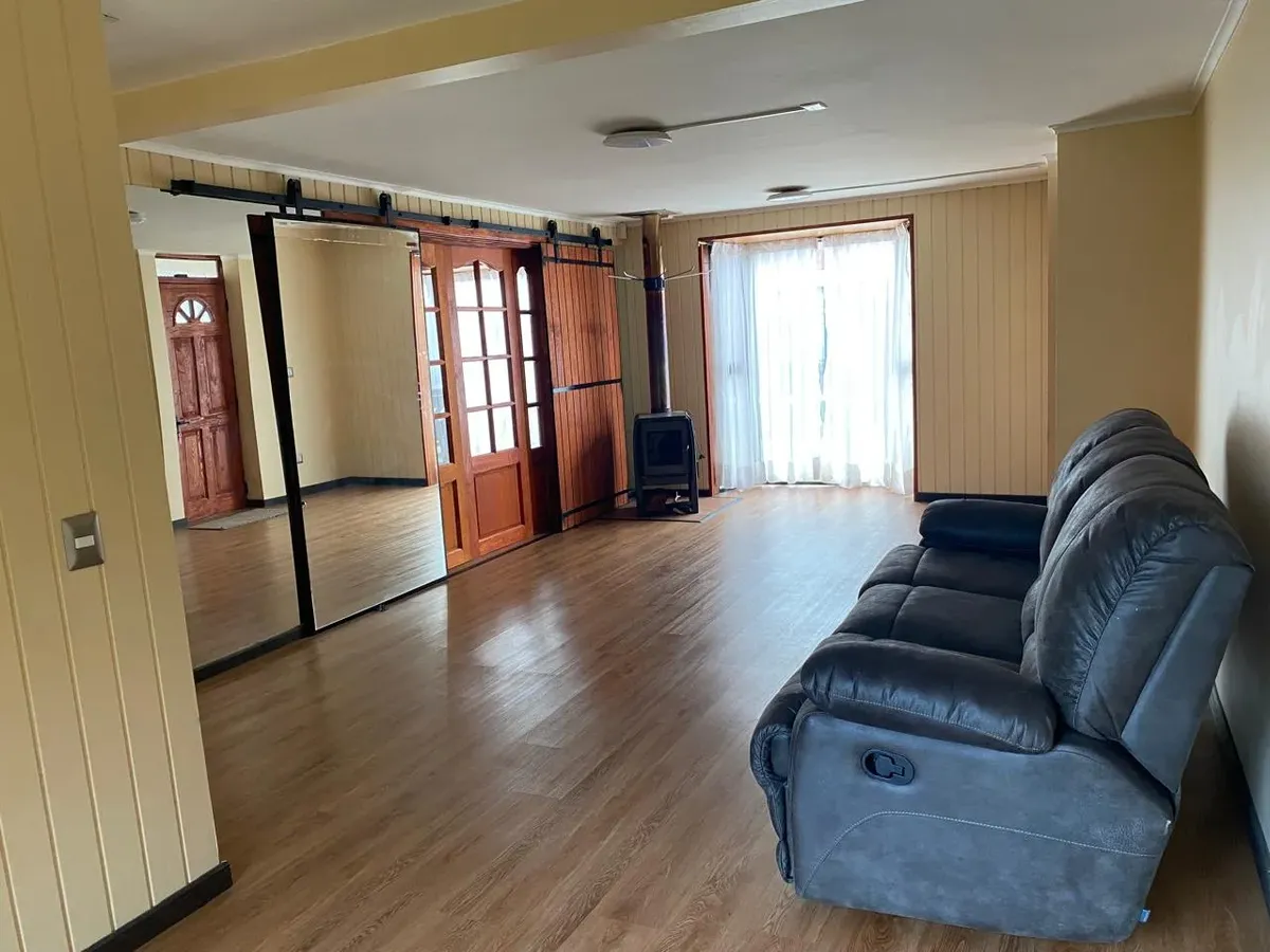 Imagen 3 de 30 de Se Arrienda Casa Con 5 Dormitorios Y Departamento Cerca De S