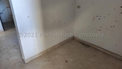 Imagen 19 de 30 de Galpon Comercial Cuenta Con Recepcion, Area De Mezzanina Con Oficinas Y Sus Baños. Y Siempre Hay Agua Y Elect En Alquiler En Barquisimeto. Jose López Tlf. 04145533925. Cód. 22-23302. Lara, Venezuela