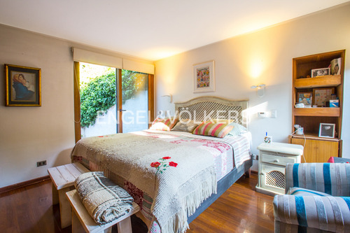 Casa En Venta San Carlos De Apoquindo / Paseo Los Domínicos