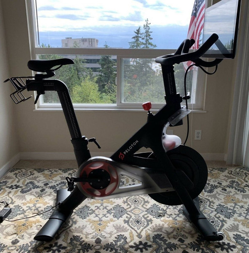 Imagen 4 de 4 de Pelotón De Bicicleta De Ejercicio Indoor Peloton