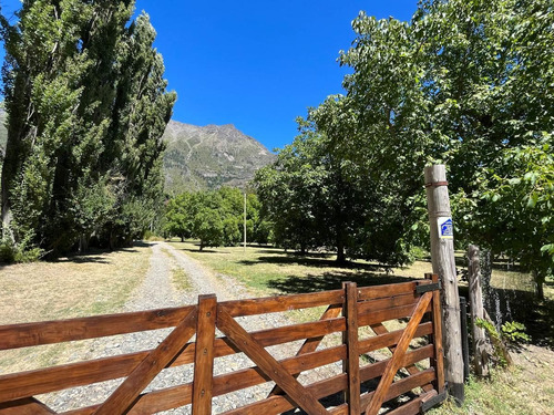 Complejo Turístico En El Hoyo Chubut