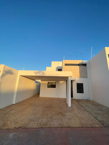 Casa En Venta Merida, Privada Botanico Mod 186, Agosto 2023.