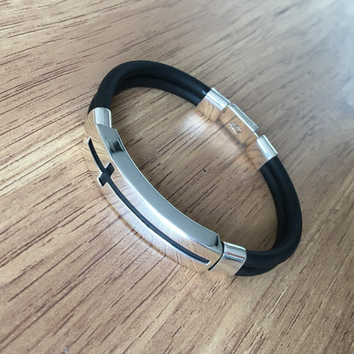 Imagen 4 de 9 de Pulsera De Caucho Y Plata .925 Hombre Cruz Calada Agálea