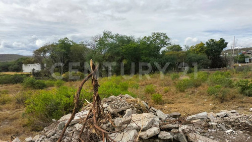 Venta De Terreno De 2700m2 En Zona Muy Comercial En Izucar De Matamoros!!