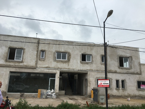 Local En Venta Con 2 Cocheras En Chivilcoy
