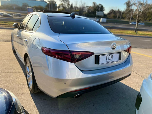 Imagen 16 de 21 de Alfa Romeo Giulia 2021 2.0 200cv 200 Distinctive