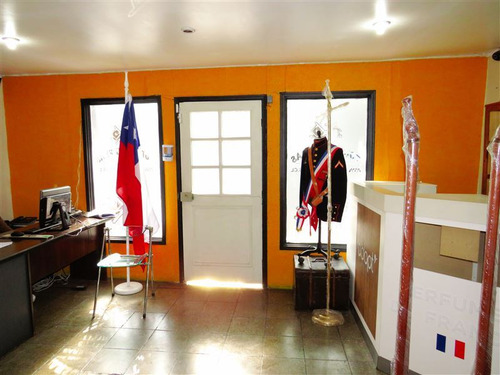 Imagen 9 de 17 de Local Comercial En Venta En Santiago