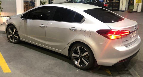 Kia Cerato. 2.0 Nafta Automatico. Rebajo