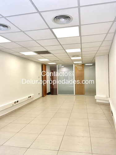 Imagen 4 de 17 de Arriendo Remodelada Y Luminosa Oficina, Metro Los Leones