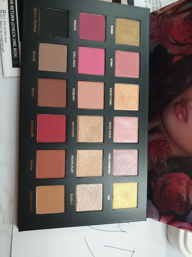 Sombra De Ojos Huda Rose Gold Palette Remastered Color Multicolor